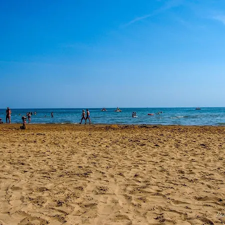 公寓 Enjoy Your In Our Lovely Flat With Garden 比比翁